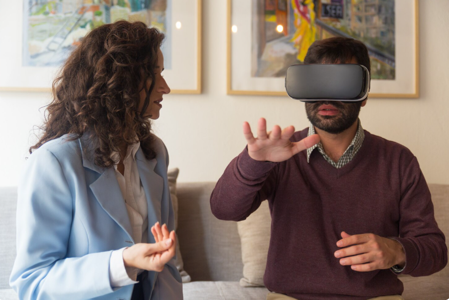 Touchscreens and VR Are Changing Exhibits